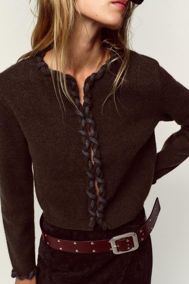 VESTE EN MAILLE FINITIONS ENTRELAÇÉES - Marron de Zara - Image 2