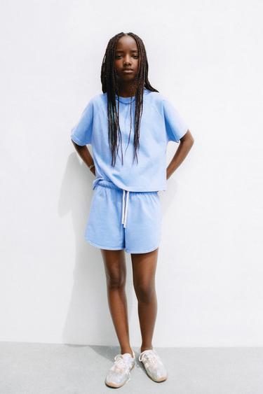 ENSEMBLE JOGGING T-SHIRT ET BERMUDA UNI - Bleu de Zara
