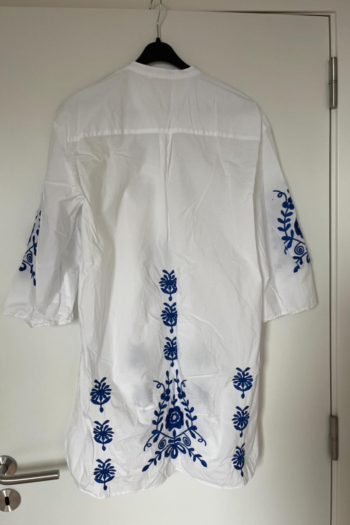 EMBROIDERED FLOWERS DRESS - Image 3
