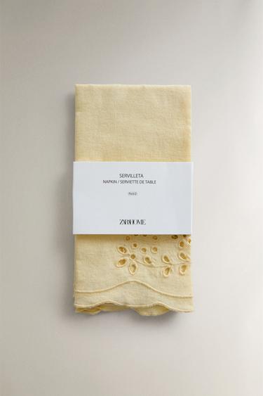 PACK OF LINEN NAPKINS WITH CUTWORK EMBROIDERY (PACK OF 2) - Yellow by Zara - Image 4