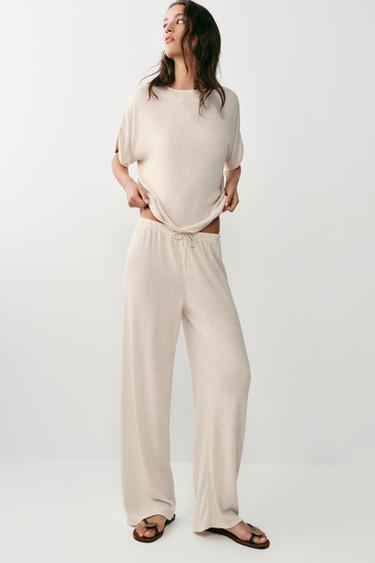 OBERTEIL MIT KURZEN ÄRMELN AUS FESTEM STOFF - Hellbeige von Zara