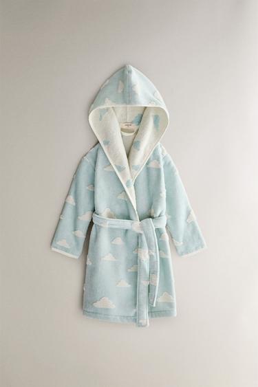 ДЕТСКИ ВЕЛУРЕН ХАЛАТ ЗА БАНЯ С ОБЛАЧЕТА И TOY STORY ©DISNEY/PIXAR - Светло синьо от Zara
