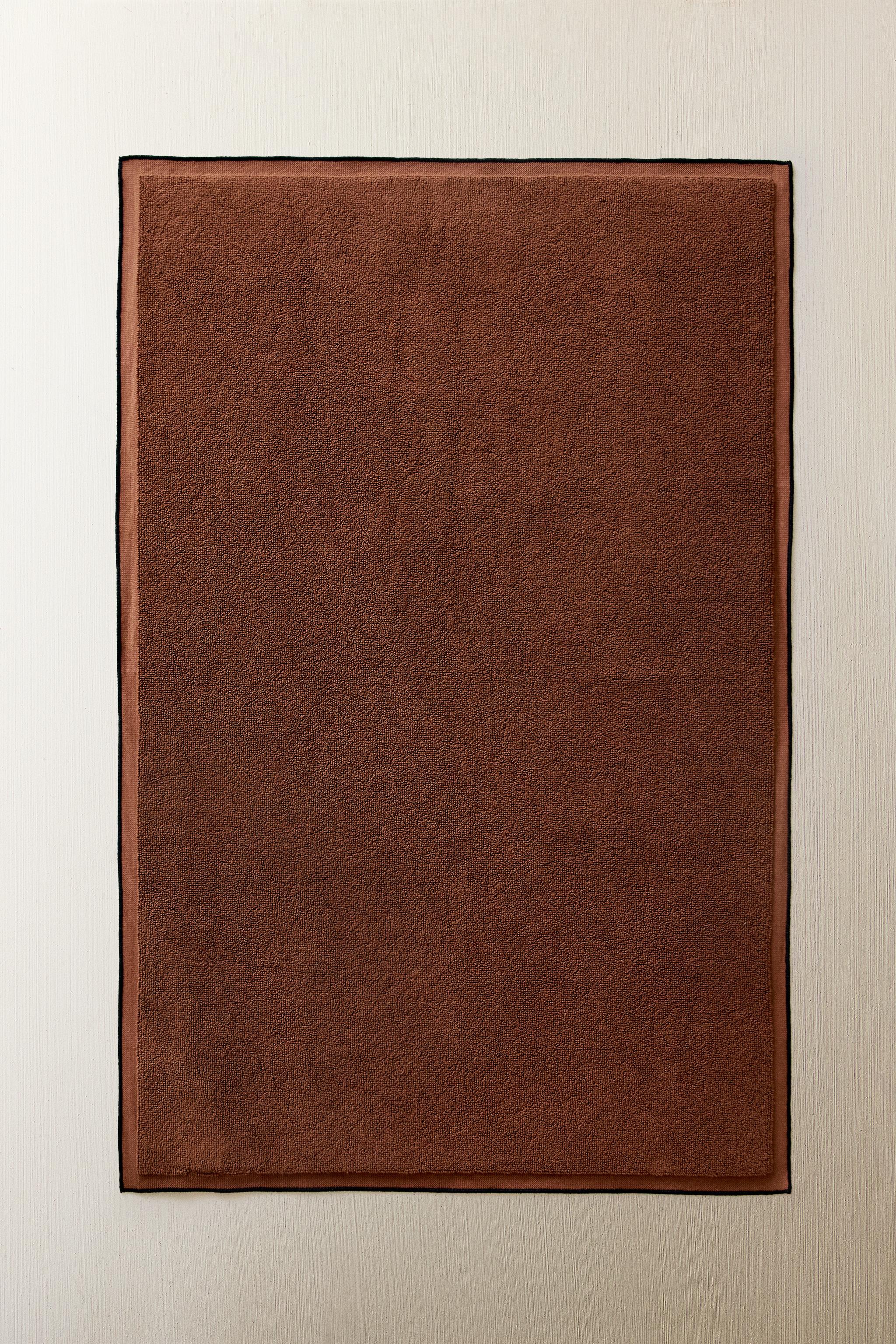 OVERLOCK COTTON BATH MAT — dark russet