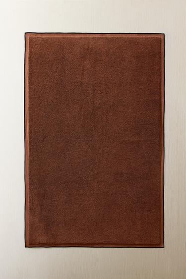 COTTON BATH MAT WITH OVERLOCK - dark russet by Zara