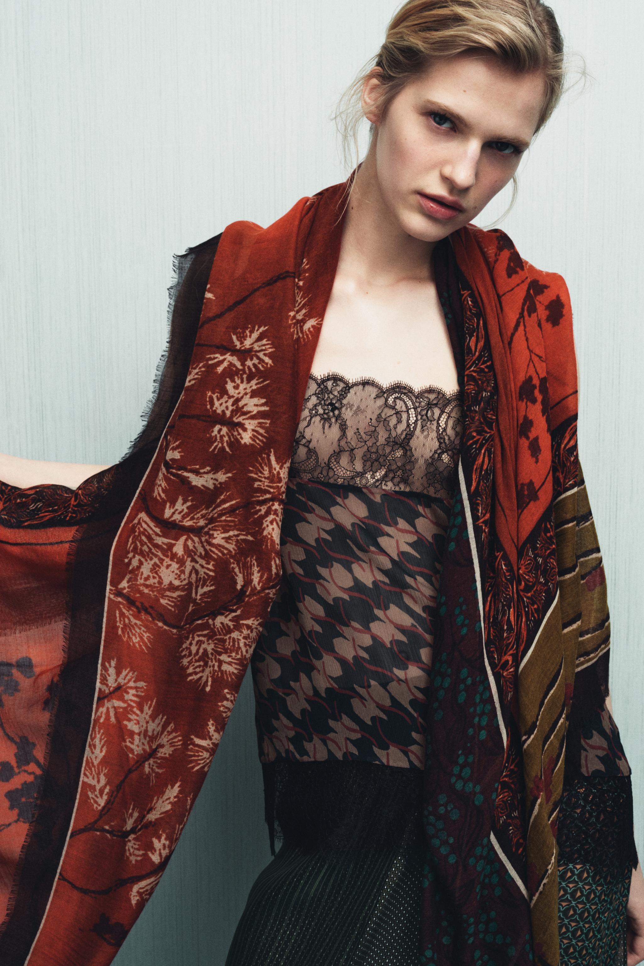 ORIENTAL PRINT SCARF