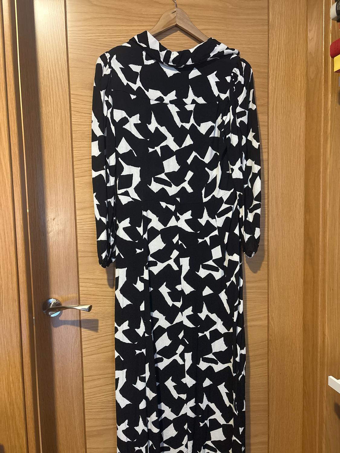 PRINTED DRESS WITH BELT - Image 2