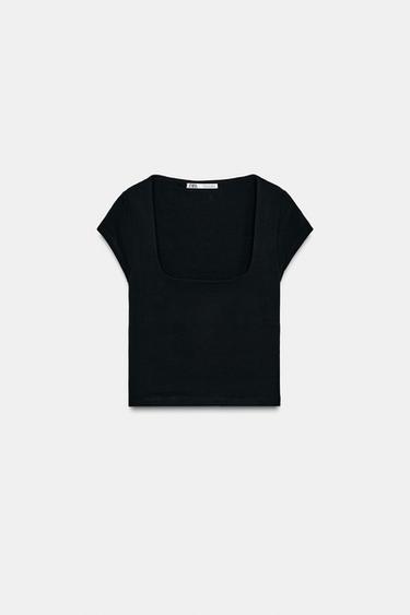 CAMISETA CROP ESCOTE CUADRADO - Negro de Zara