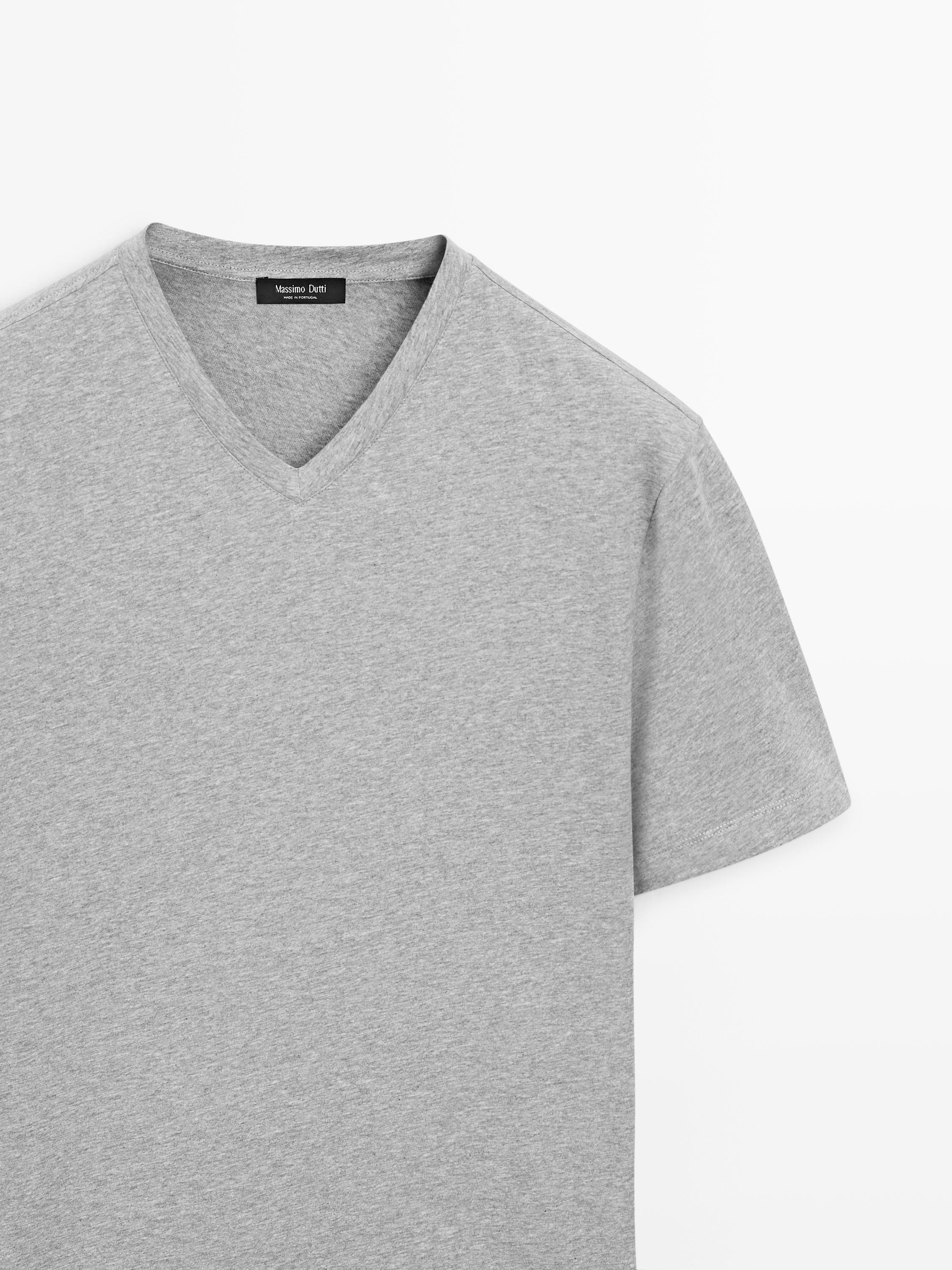 100% cotton V-neck T-shirt
