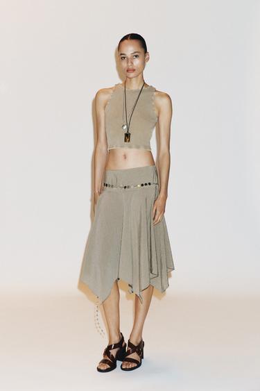 CAMISETA RIB ESPALDA DESCUBIERTA - Khaki claro de Zara - Imagen 0