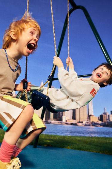 EMBROIDERED SLOGAN SWEATSHIRT - Ecru by Zara