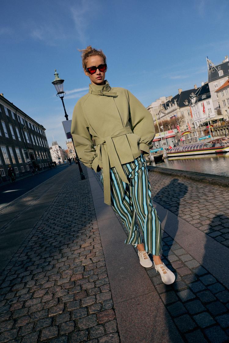 KEMERLİ DİK YAKA CEKET