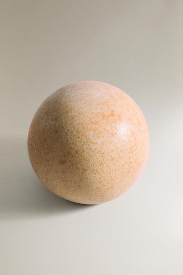 BOULE DÉCORATIVE EN CÉRAMIQUE - Beige de Zara - Image 1