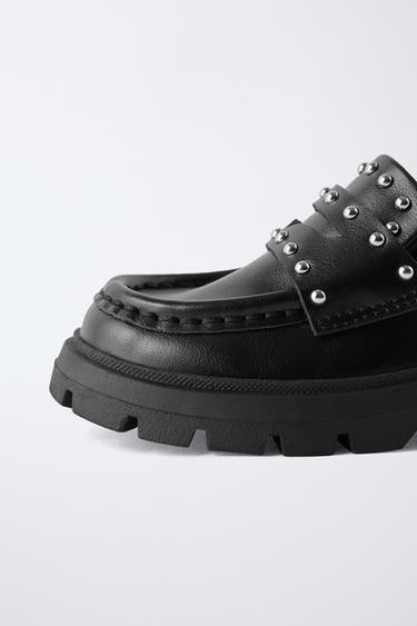 MOCASÍN TACHAS - Negro de Zara
