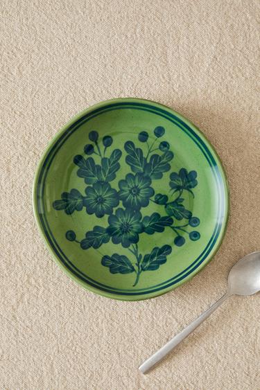 FLORAL STONEWARE DINNER PLATE - أزرق / أخضر الخاص بـ Zara