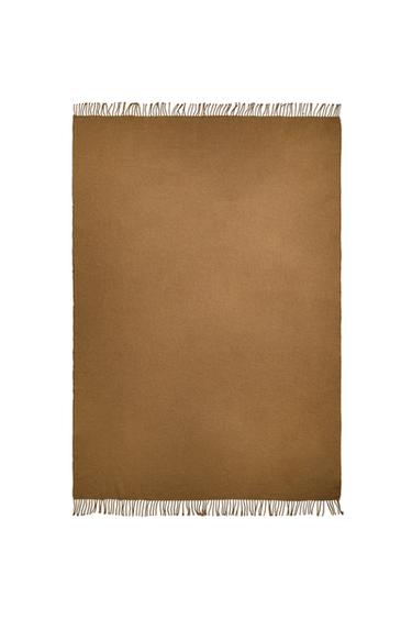FRINGED DECORATIVE THROW - camel by Zara