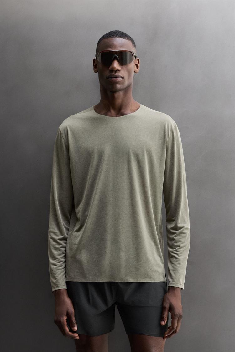 LIGHTWEIGHT TEXTURED RUNNING T-SHIRT