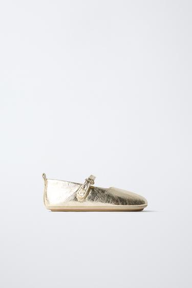 BAILARINA PIEL METALIZADA - Oro de Zara