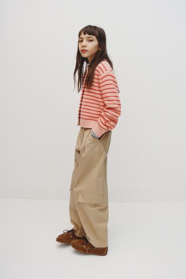 GILET EN MAILLE À RAYURES - Rayures de Zara