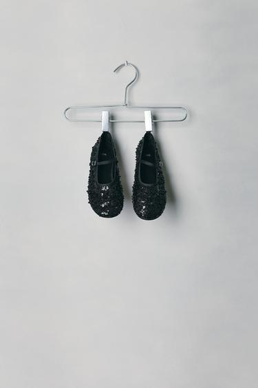 BALLERINASKOMED PERLEDETALJE - Sort fra Zara