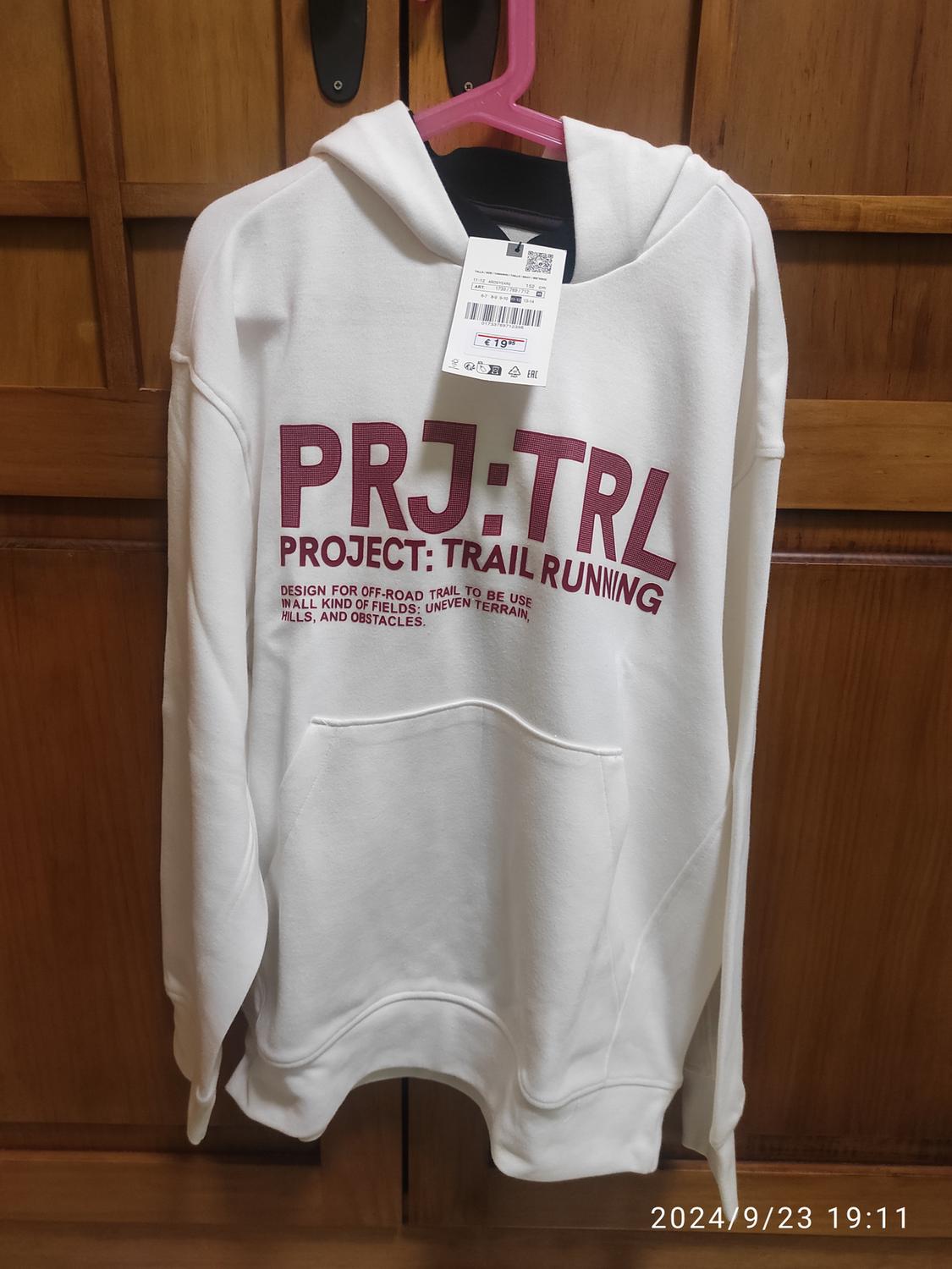 SPORTY PRINTED HOODIE