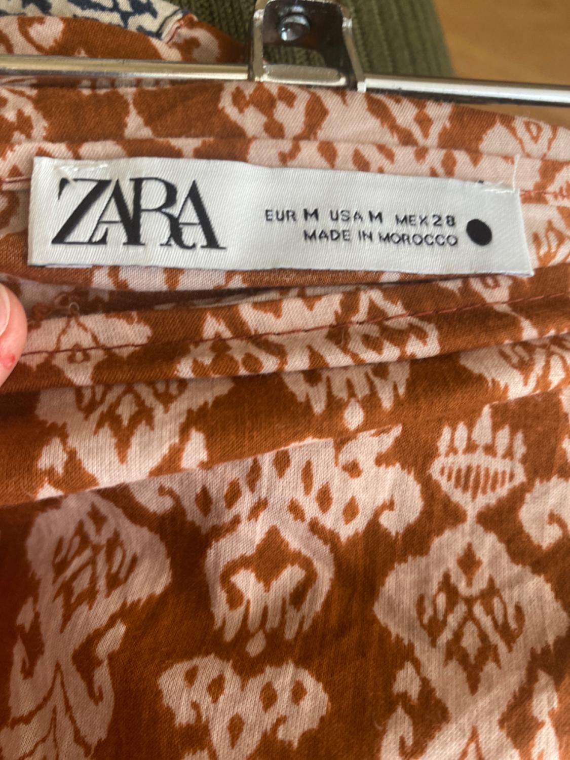 PRINTED WRAP SKIRT - Image 3