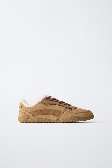 ZAPATILLA DEPORTIVA BORREGUILLO - Marrón de Zara