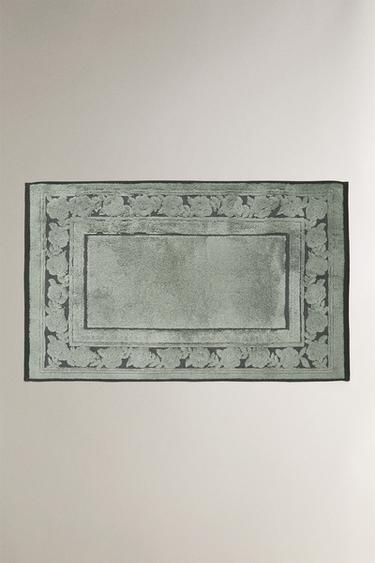 BATH MAT WITH FLORAL JACQUARD BORDER - Mid-green by Zara
