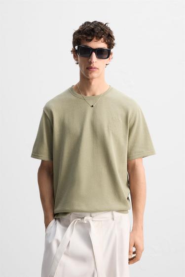 T-SHIRT WITH CONTRAST EMBROIDERY - Light khaki by Zara