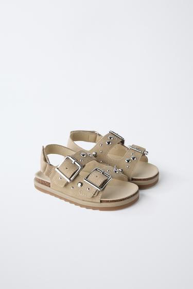 SANDALES À CLOUS EN CUIR - Marron sable de Zara - Image 1