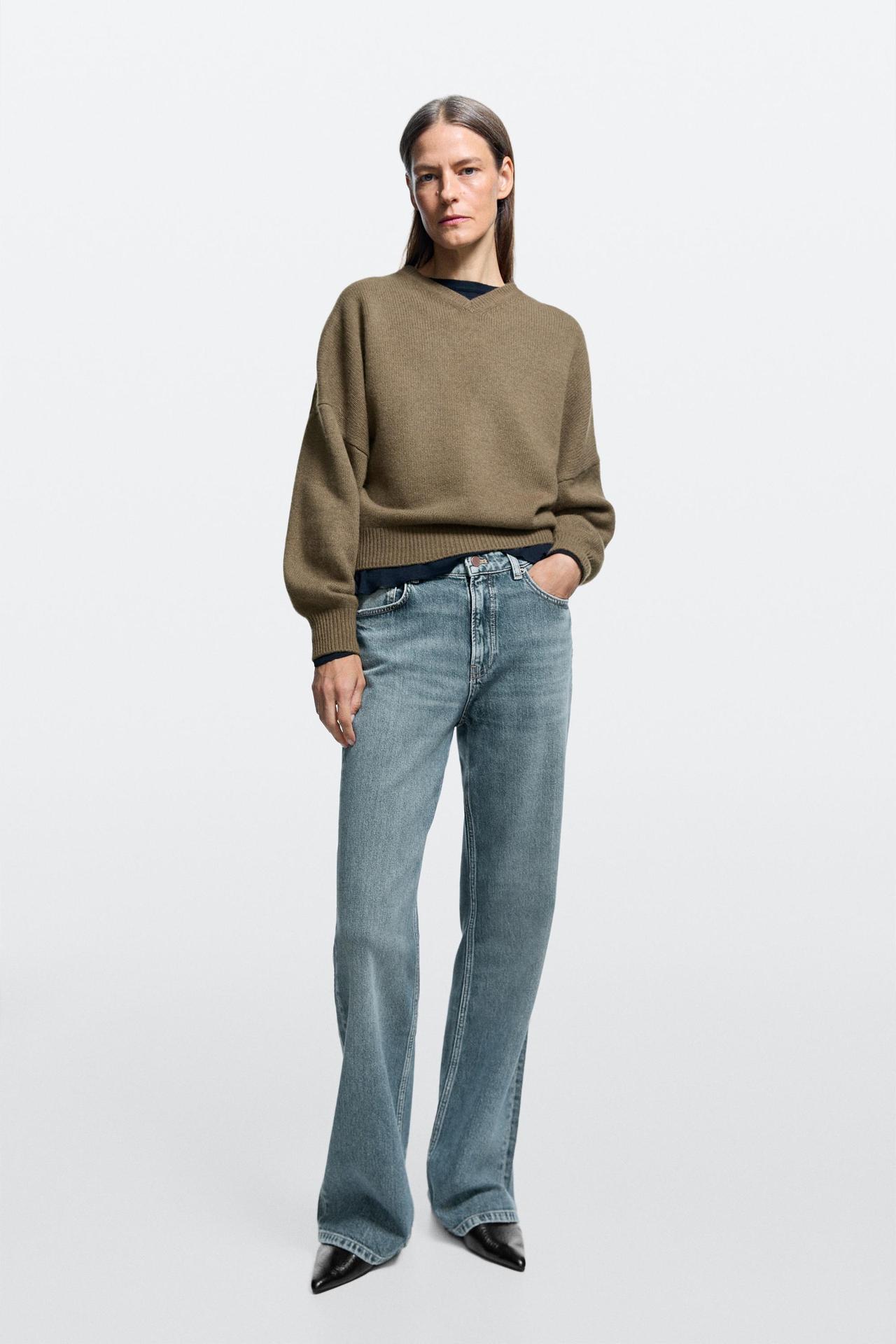 High-waist boot-cut jeans — Mid-blue