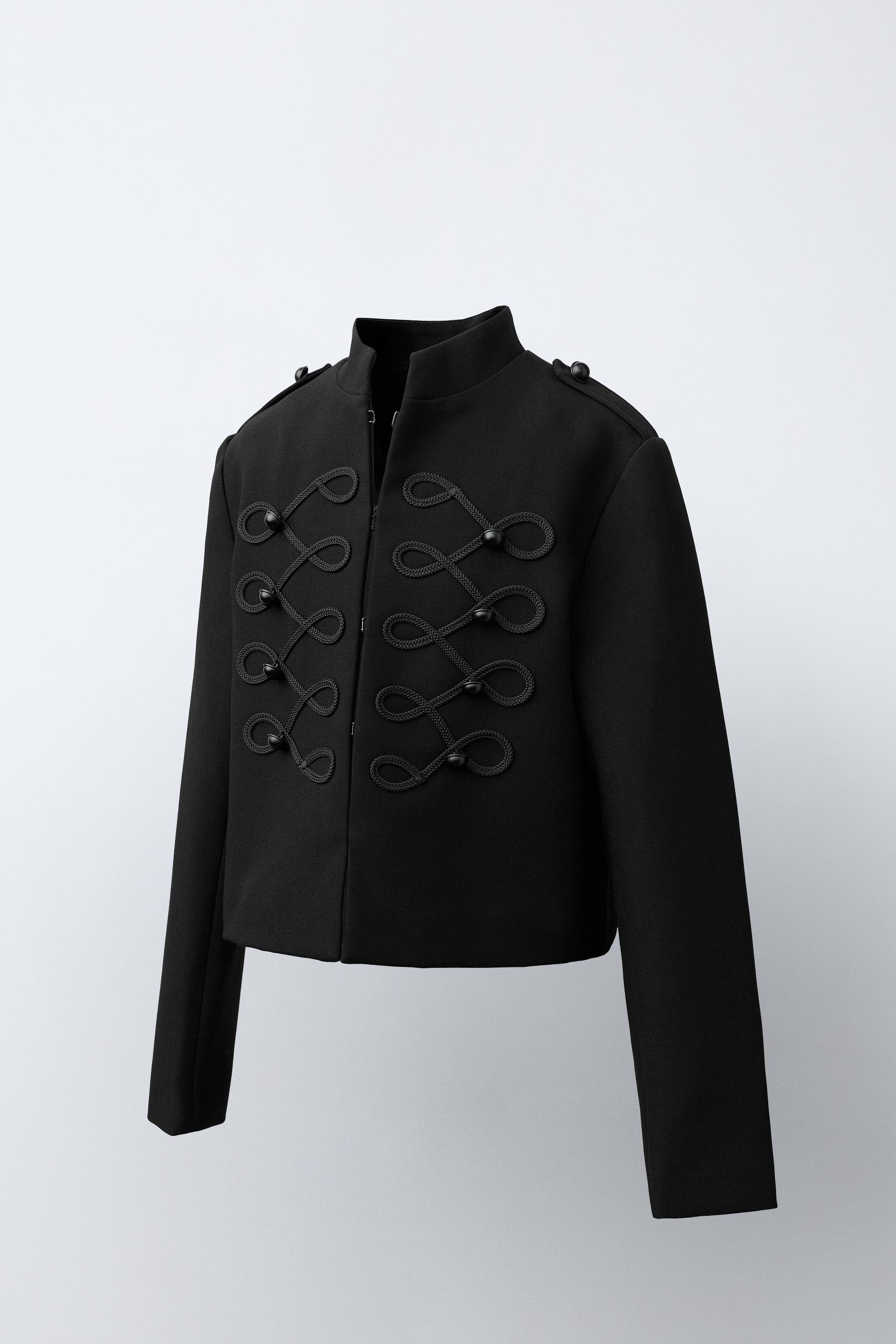FITTED BUTTON JACKET