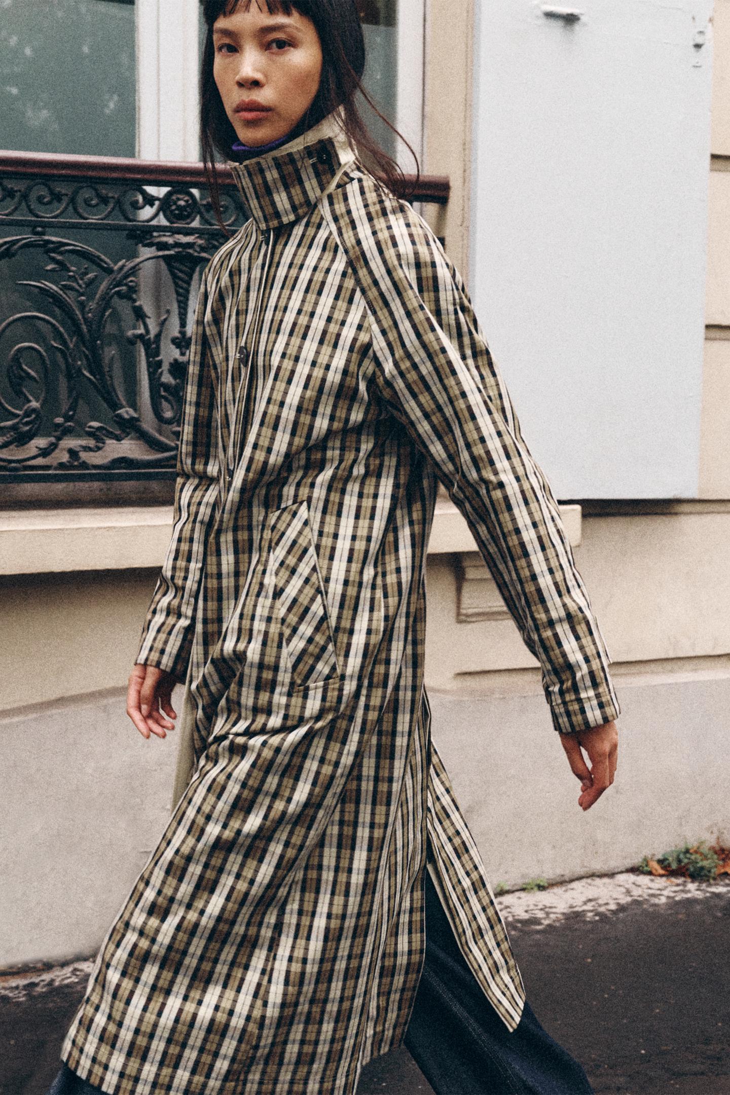 Женская куртка Zara Reversible Plaid Trench Coat ZW Collection, цвет: Бежевый — фото 8