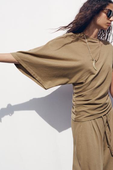 T-SHIRT ASYMÉTRIQUE DÉLAVÉ - Marron foncé de Zara - Image 5