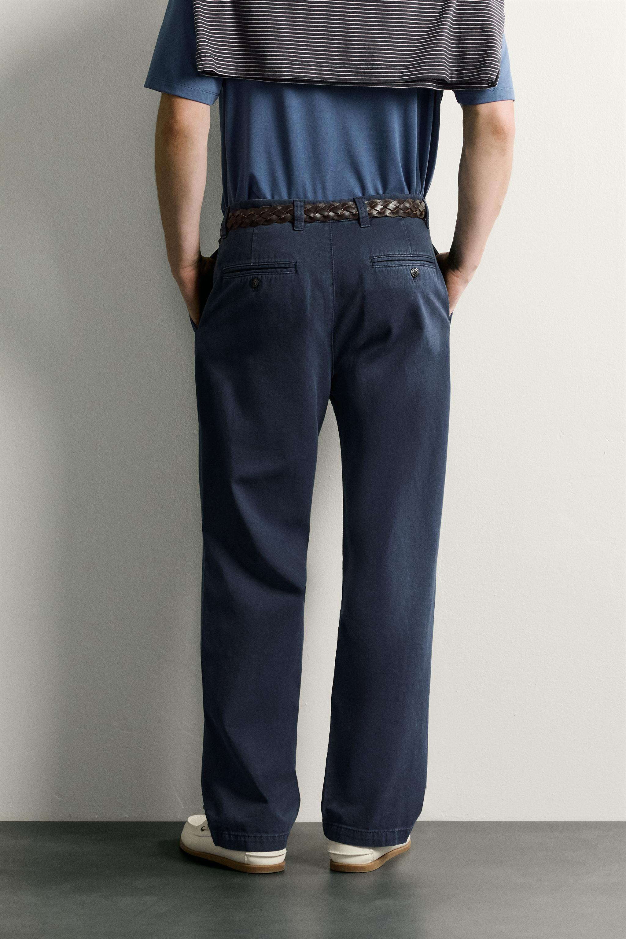 PANTALON CHINO STRAIGHT FIT À PLIS