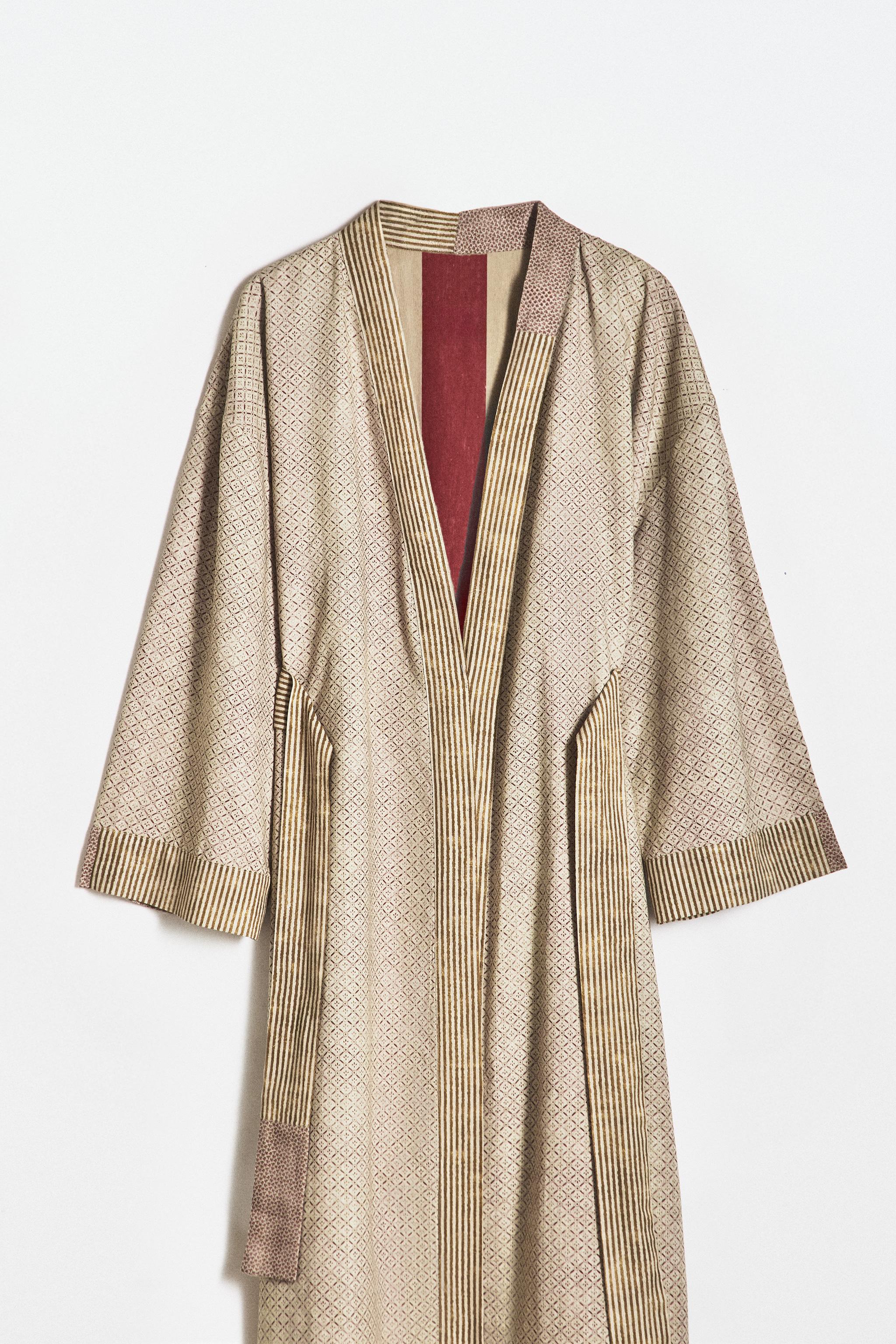 MIXED-PRINT ROBE | KATHARINE POLE