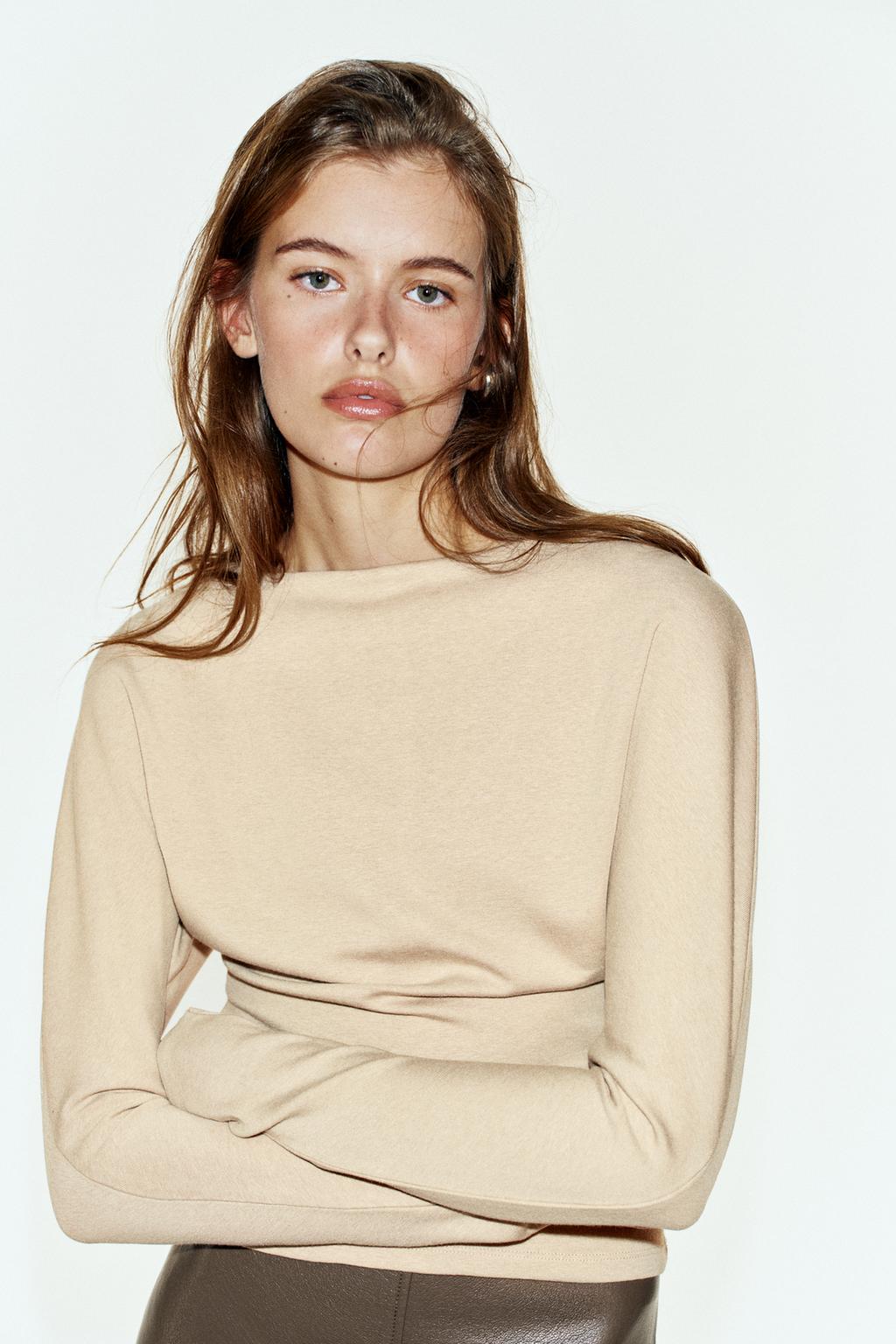 LONG SLEEVE FITTED T-SHIRT