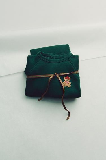 CONJUNTO SUDADERA PARCHE RISO Y PANTALÓN JOGGER - Verde medio de Zara