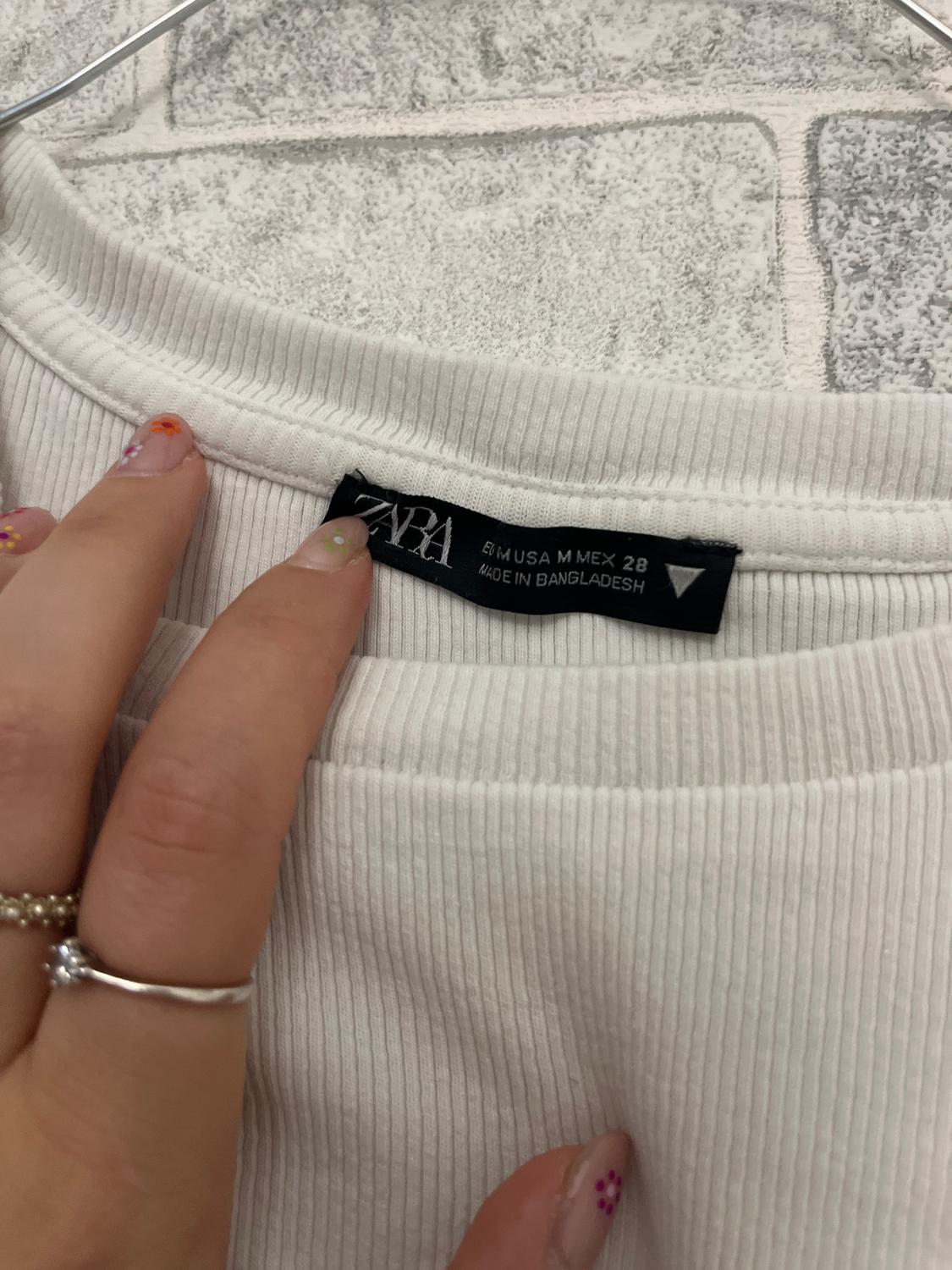 CONTRASTING FABRIC T-SHIRT - Image 2