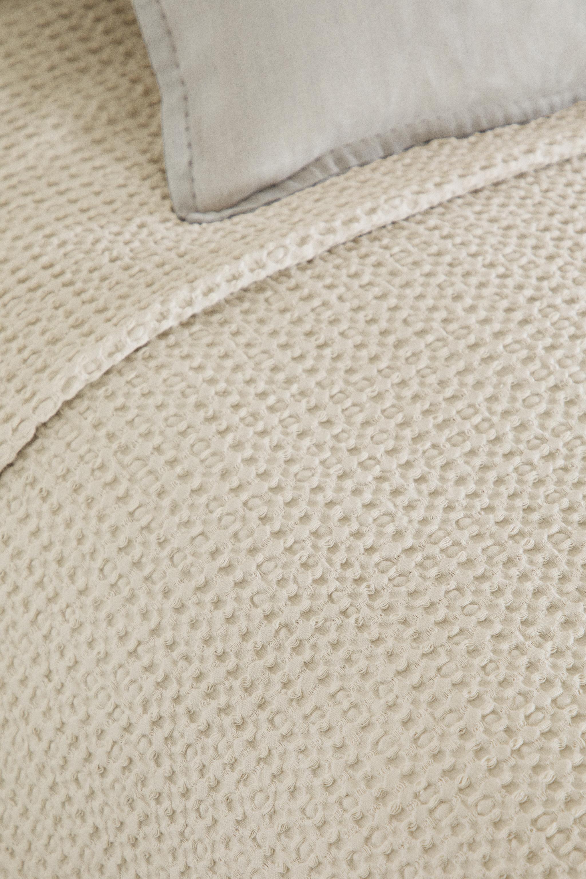 MINI WAFFLE BEDSPREAD