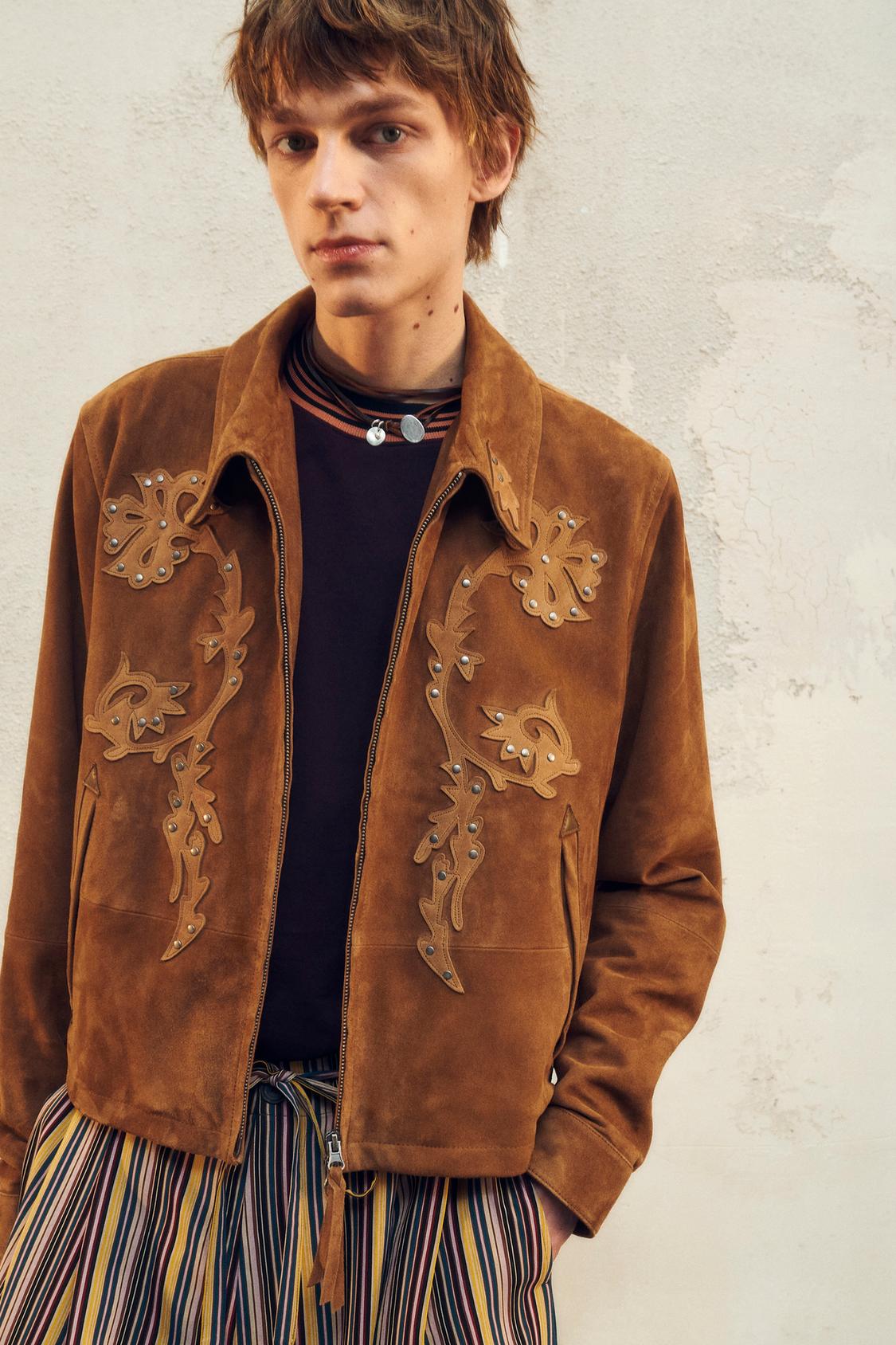 ЗАМШЕВАЯ КОЖАНАЯ КУРТКА С АППЛИКАЦИЯМИ ИЗ ЛИМИТИРОВАННОЙ СЕРИИ ZARA