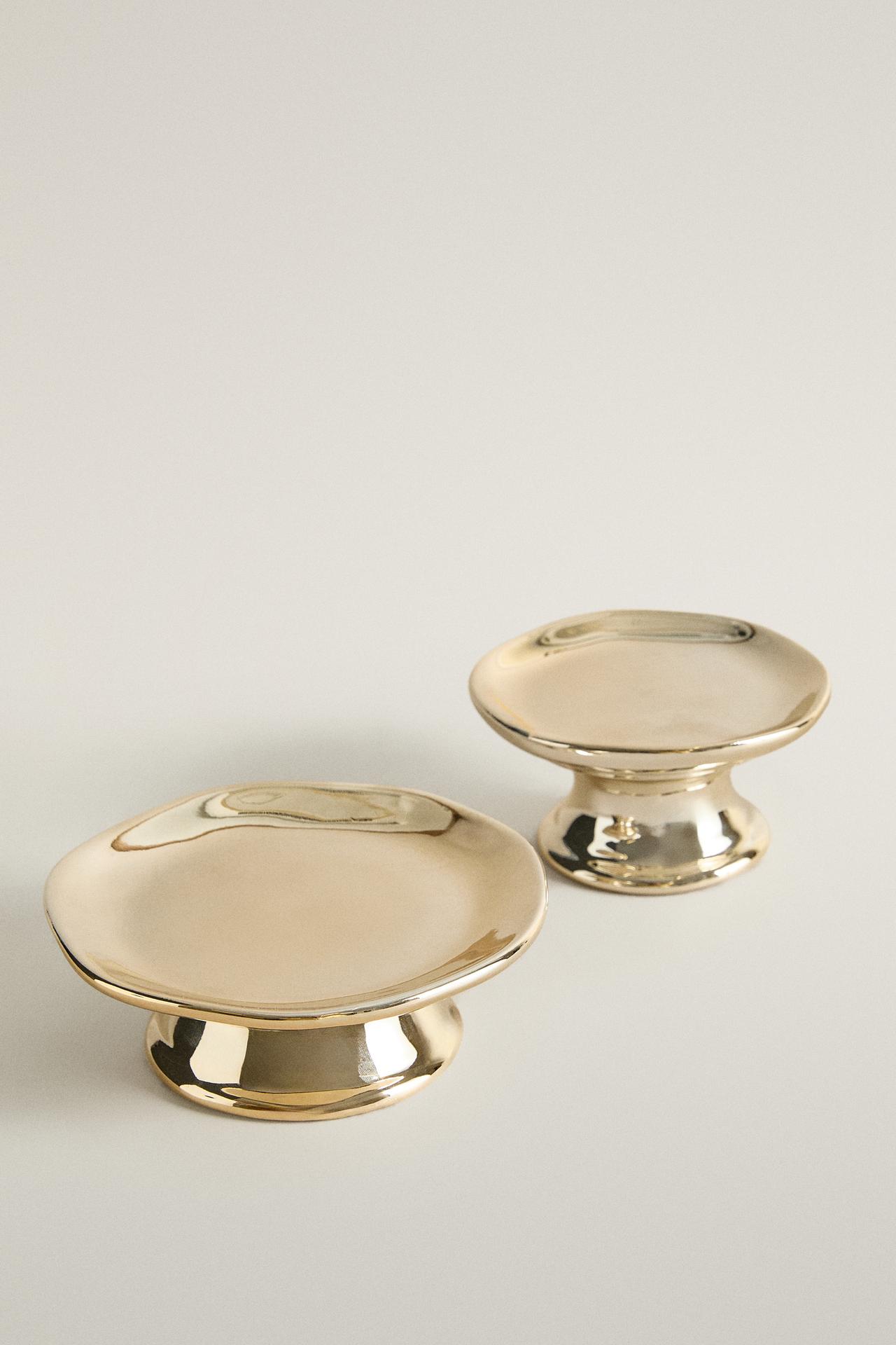 CHRISTMAS PORCELAIN CANDLE HOLDER — Golden