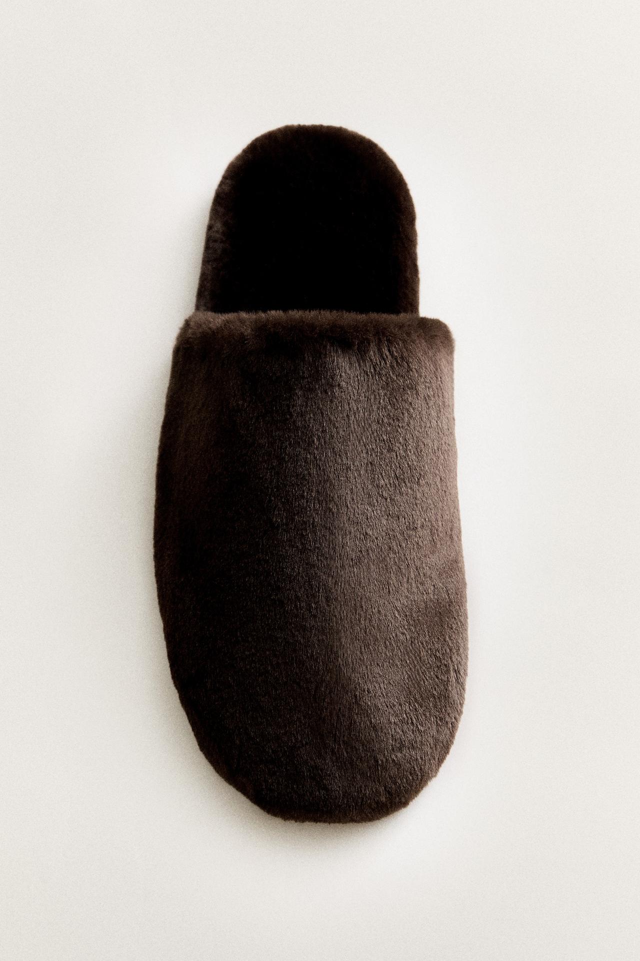 FAUX FUR MULE SLIPPERS — Brown