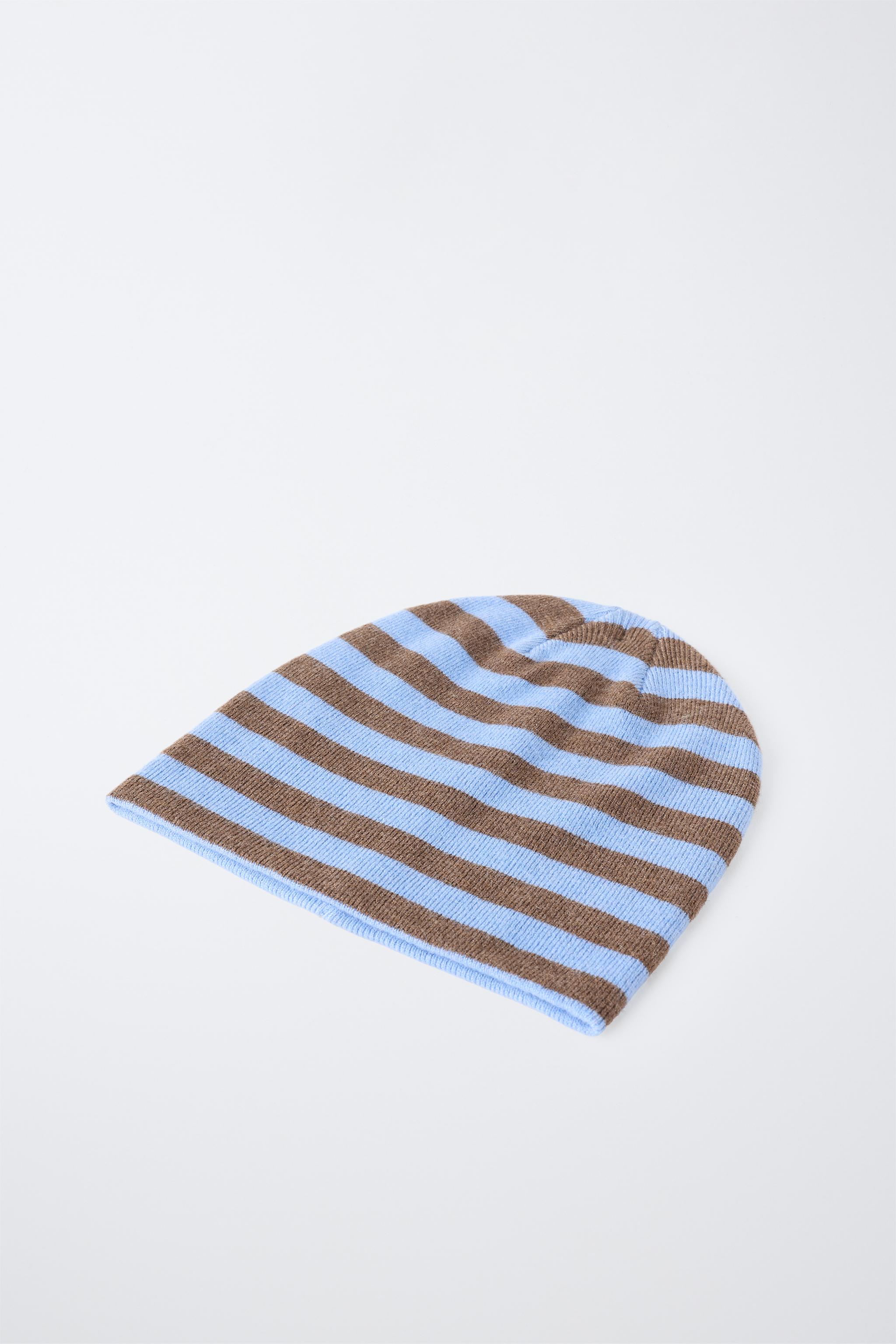 BONNET EN MAILLE À RAYURES