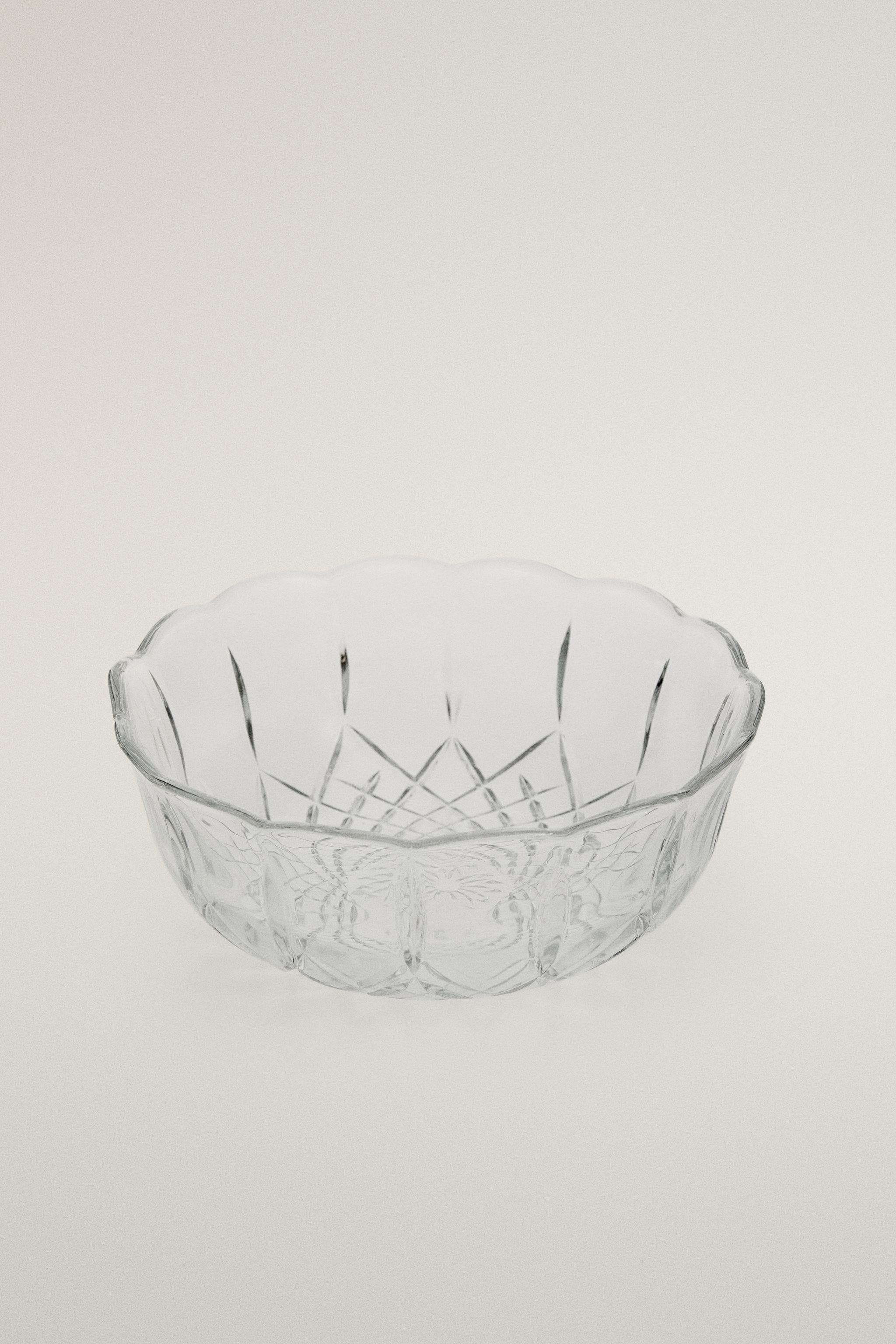 CARVED GLASS BOWL — Transparent