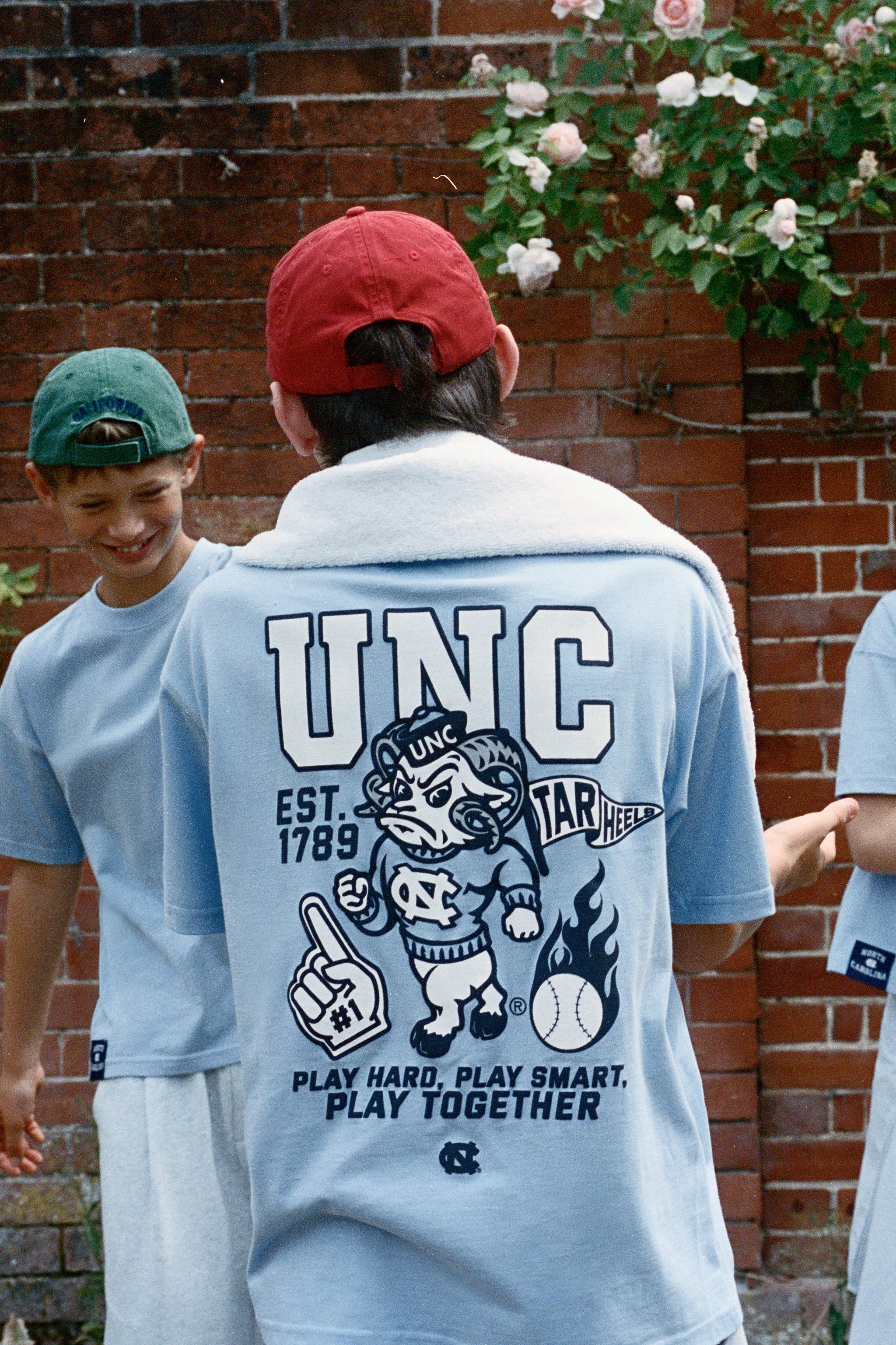 NORTH CAROLINA PARK FIELDS ® PRINT T-SHIRT — Sky blue