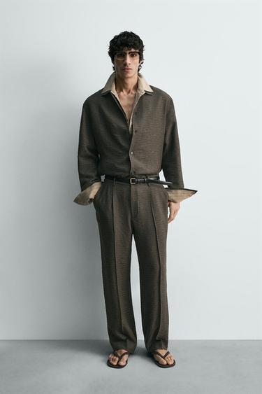 بنطلون منسدل بثنيات هيكلية - بني/ توبو الخاص بـ Zara