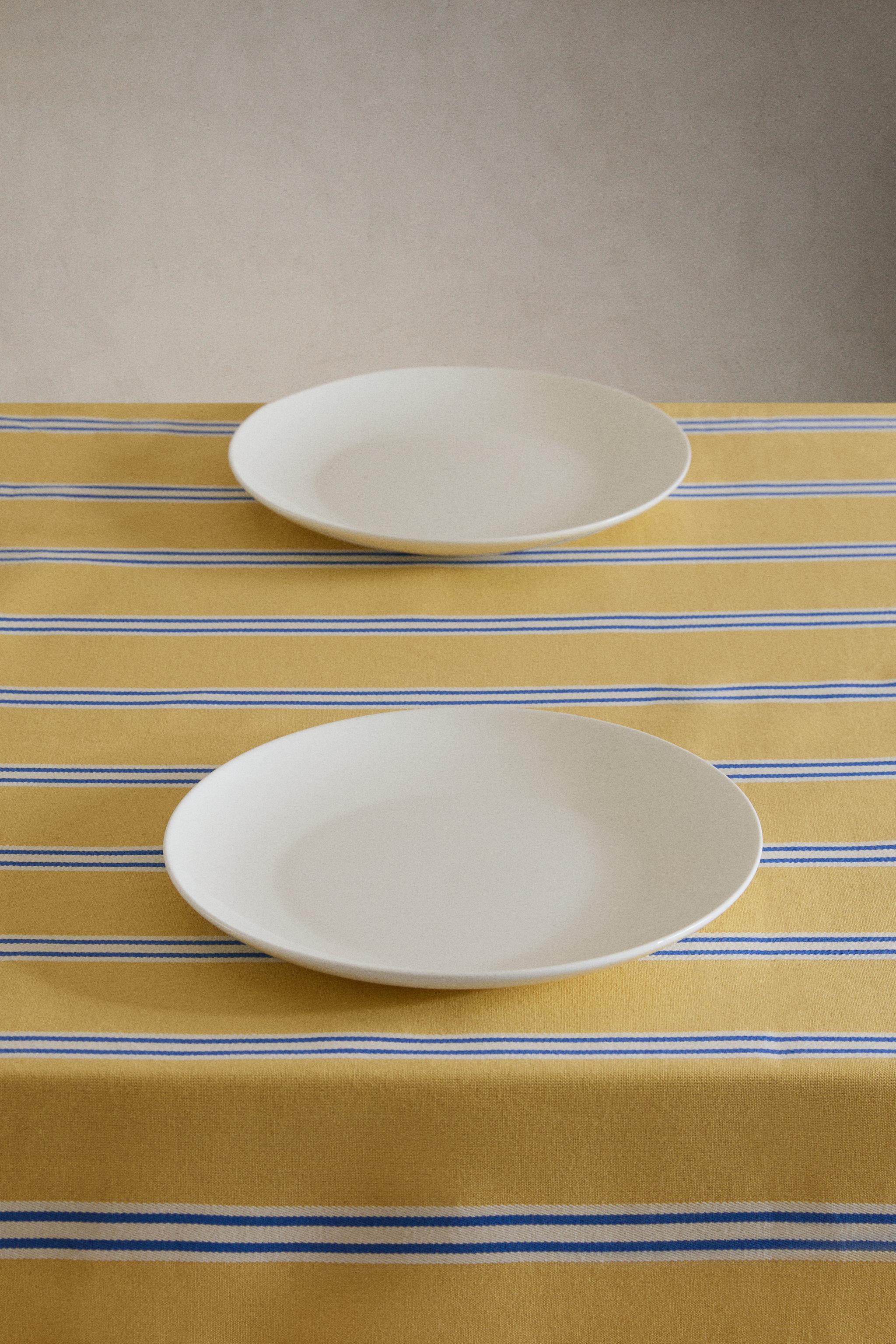 STRIPED PRINT TABLECLOTH — Yellow