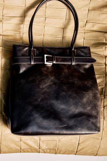 حقيبة تسوق جلدية بحزام - بني الخاص بـ Zara
