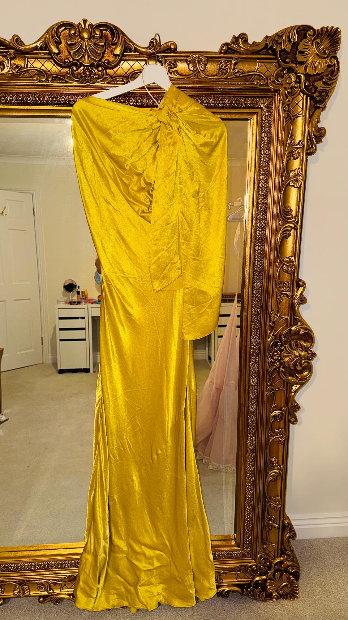 LIMITED EDITION OPEN SHOULDER DRESS - Image 2