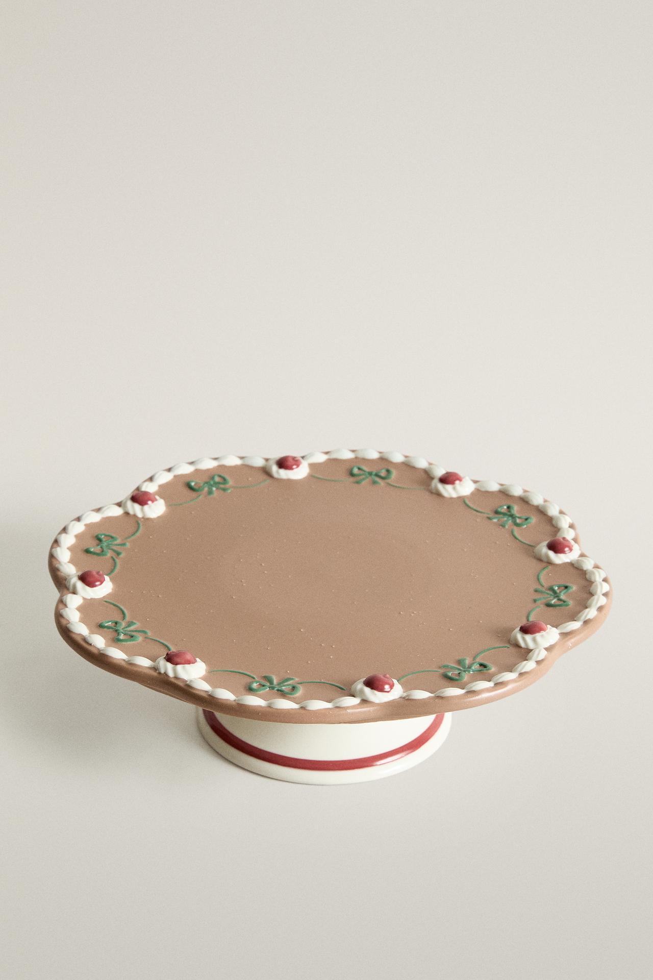 CHRISTMAS STONEWARE CAKE DISH — Multicolored